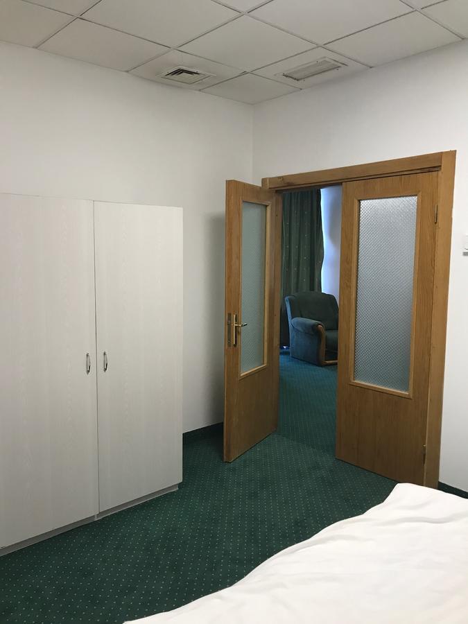 Apartament In Regim Hotelier Bacau Luaran gambar